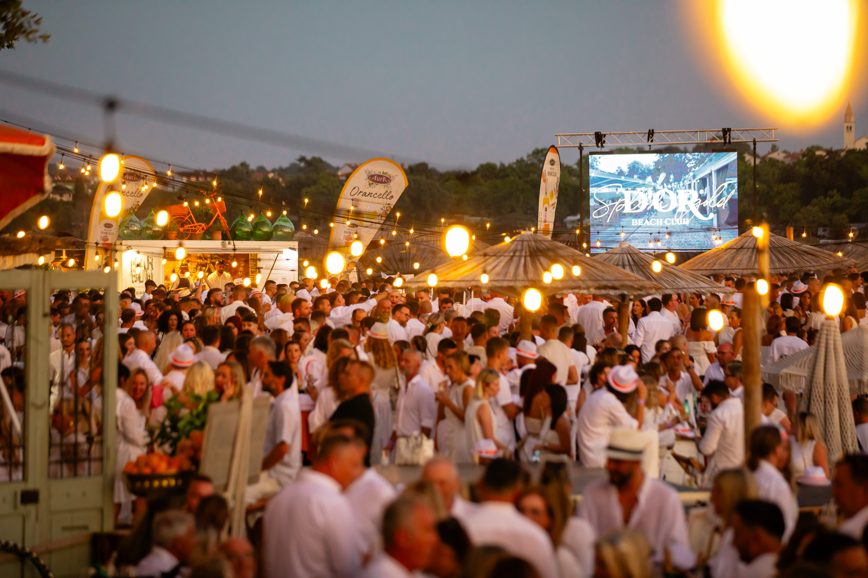 White party za pamćenje D’or beach cluba, Destilerije Aura i dizajnera Borisa Ružića